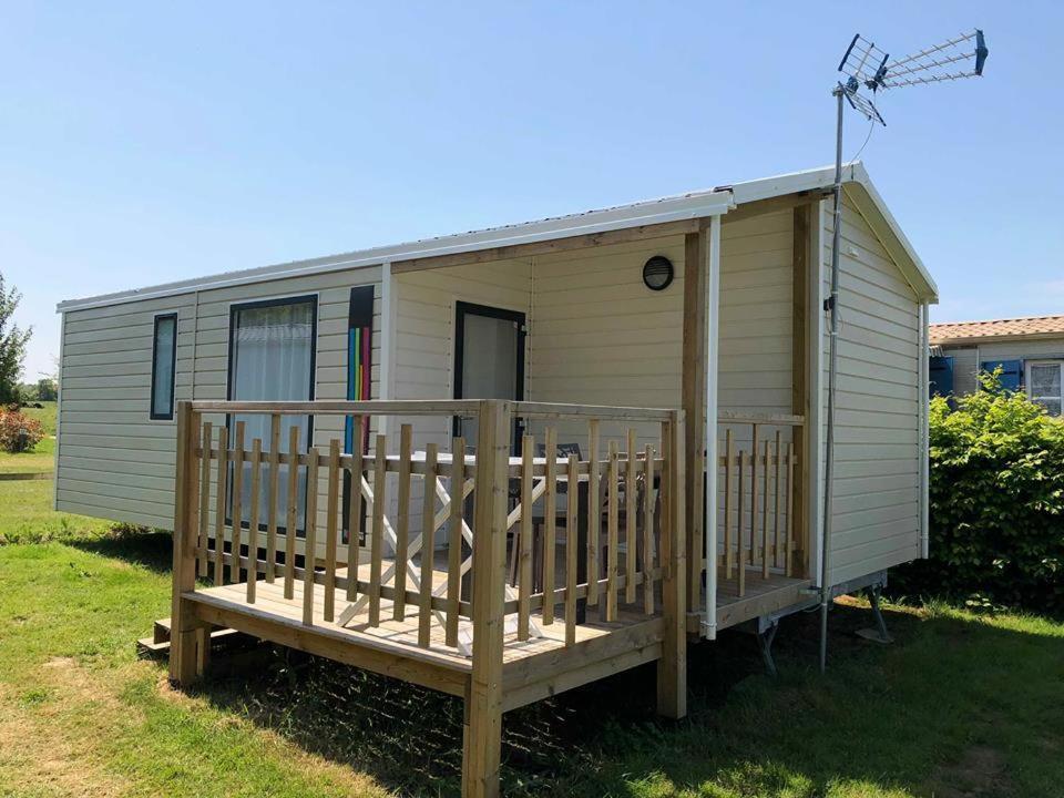 Camping Au Pre De L'Etang Sainte-Foy  Exterior foto