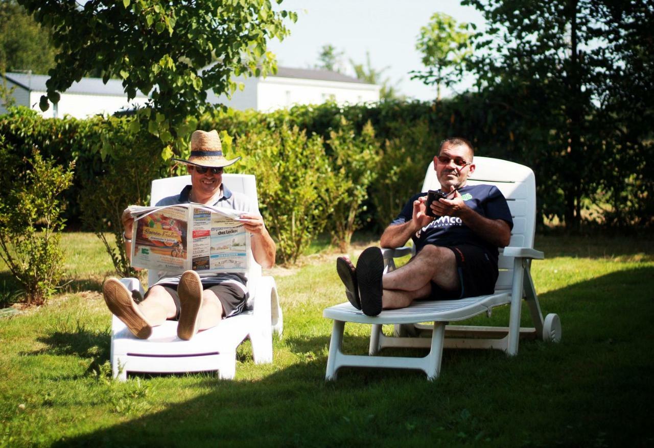 Camping Au Pre De L'Etang Sainte-Foy  Exterior foto