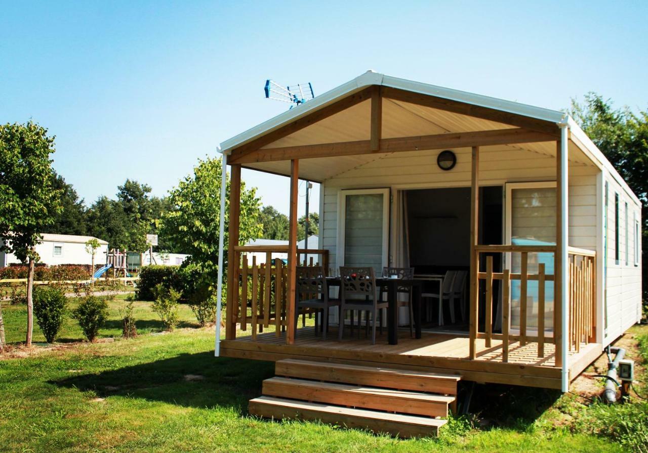 Camping Au Pre De L'Etang Sainte-Foy  Exterior foto