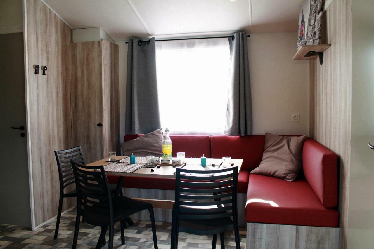 Camping Au Pre De L'Etang Sainte-Foy  Exterior foto